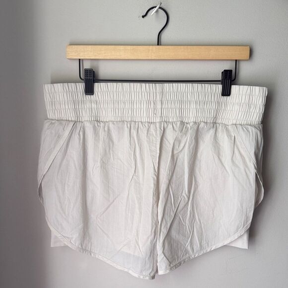 All In Motion Light Beige Crinkle Translucent Tulip Athletic Running Shorts - Picture 1 of 4